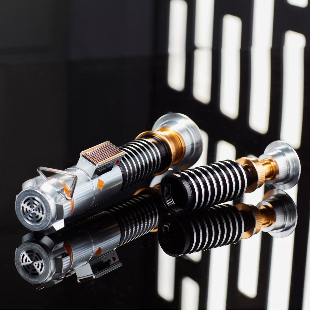 Luke Legacy Lightsaber (Disney)